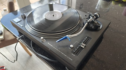 Technics 1210 m3d turntable - sl-1210,