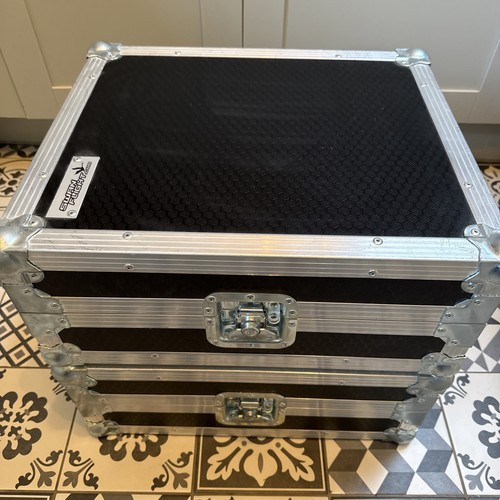 Swan flightcases for - swan,
